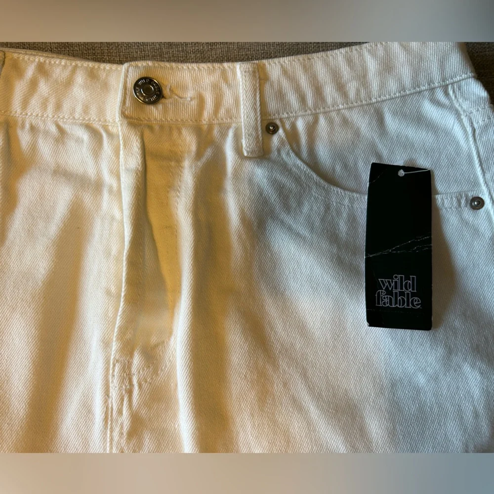 Wild Fable White Denim High-Waisted Shorts - Picture 2 of 8
